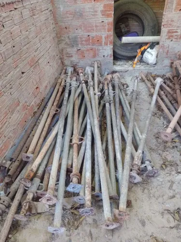 Escoras galvanizadas 3,3 a 3,5 metros