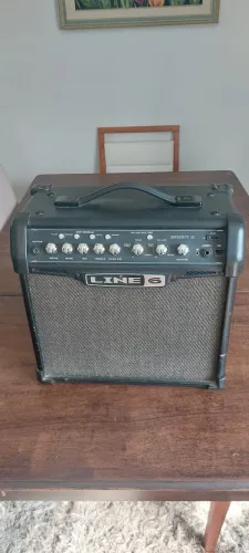 Amplificador de Guitarra Line 6 Spider IV 15 110v