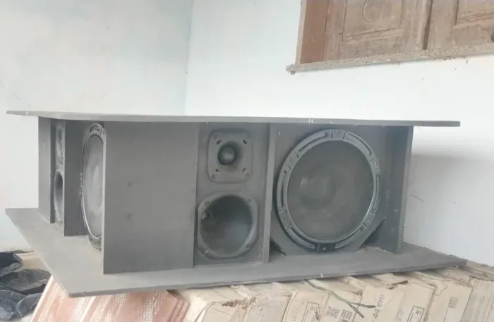 Vendo caixa de som 4 vias 4x12" potente para fazer anúncio, publicidade - Completa`