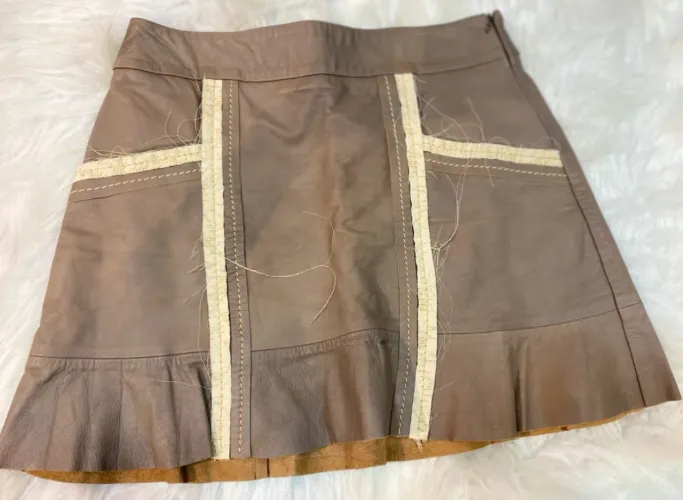 Saia de couro animale