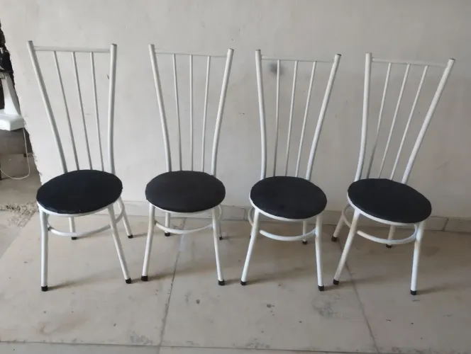 ENTREGO, conjunto de 4 cadeiras de aço 
