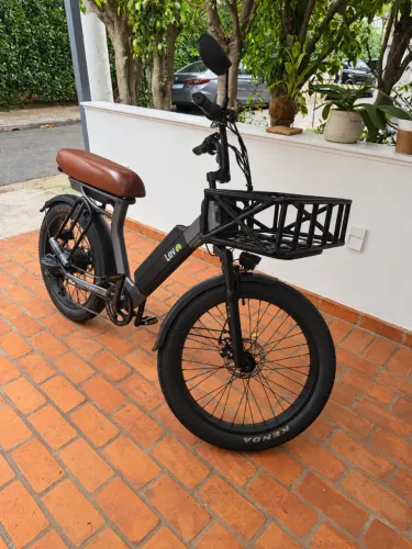 Bicicleta elétrica Lev Cruiser Plus + acessórios | Muito nova