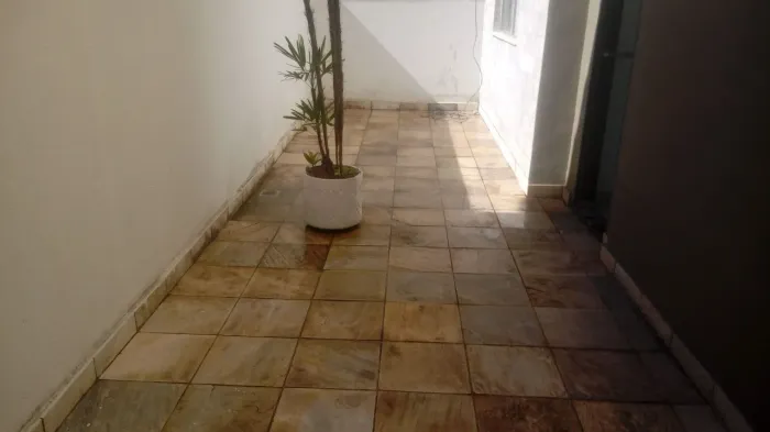 Limpeza de pisos, restauração e manutenção 