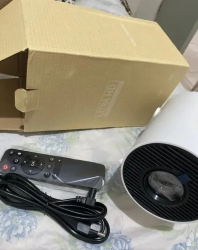 Projetor Portátil 150" 5G . Wi-Fi 5. Android 13 4K. Full HD. Novo na Caixa.