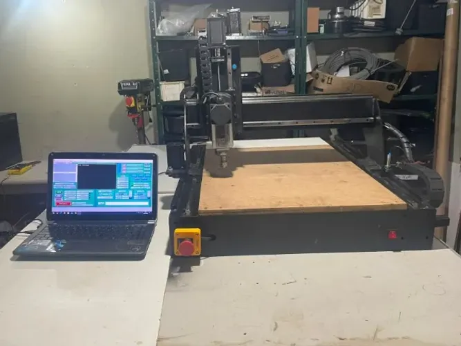 Maquina CNC Router Área util: 500cmx700cm