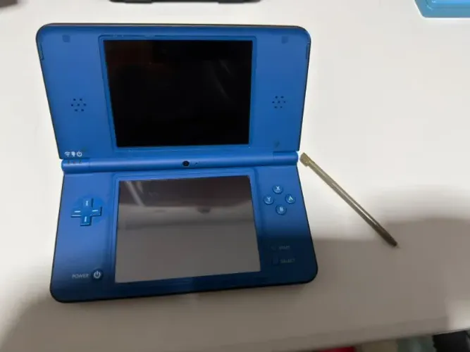 Nintendo DSi XL - Azul
