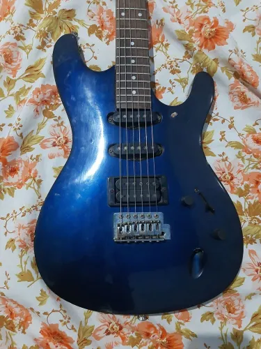 Guitarra Golden relíquia funcionando corpo fino