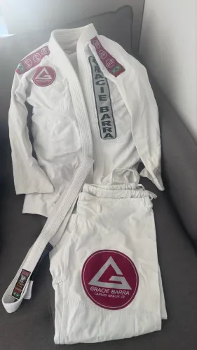 Vende-se Kimono Gracie Barra