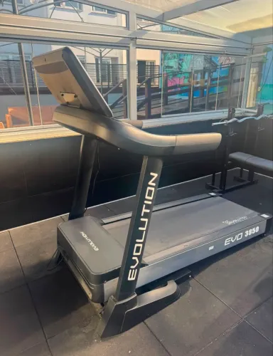 ESTEIRA EVOLUTION FITNESS