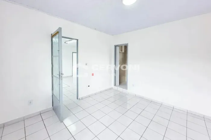 Aluguel Casa 3 Dormitórios Bairro Conjunto Residencial Trinta e Um de Março - Zona Sul - S