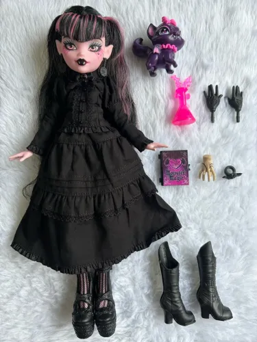 Draculaura g3 Moonspell Magic Monster High