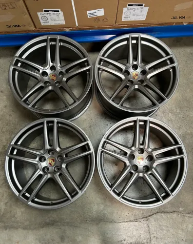 Jogo De Roda Porsche Macan S Grafite Semi-Brilho Original 5x112 - 20x9 e 20x10 