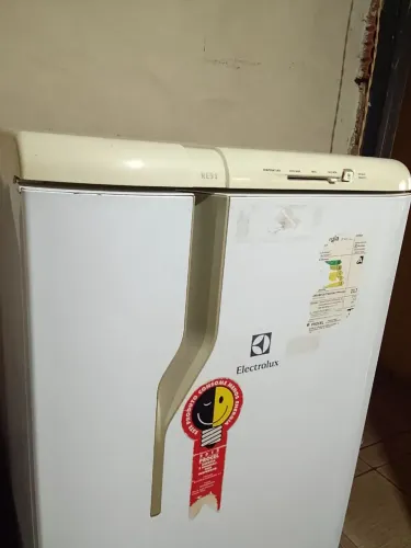 Geladeira Eletrolux RE31