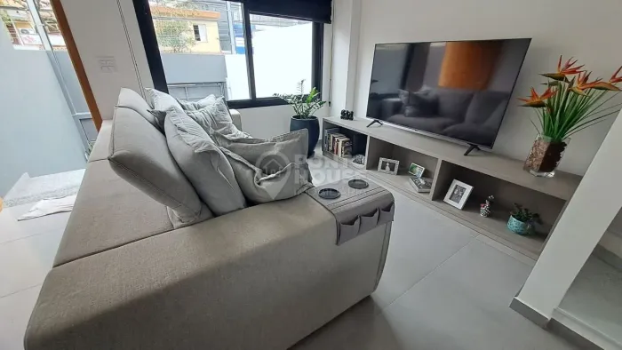 Casa à Venda Vila Guarani, 2 Suítes, 3 Vagas, A 650 Metros a Pé Metrô Conceição