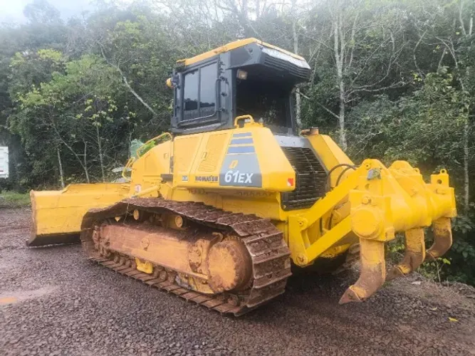 Trator de Esteira Komatsu D61EX Ano 2018 9.000 Horas