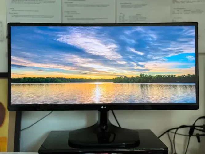 Monitor LG Ultrawide 25