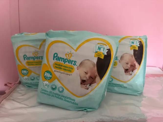 2 Pacotes Fralda Pampers Premium Care RN+ 20un