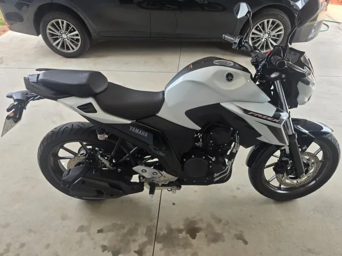Fazer 250 2026 Branco