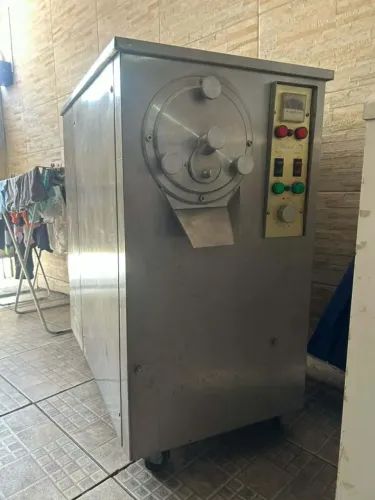 Máquina de sorvete 80/100 h + torre de resfriamento