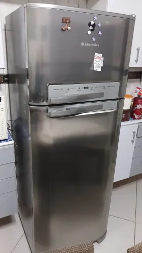 Geladeira Electrolux 320 litros