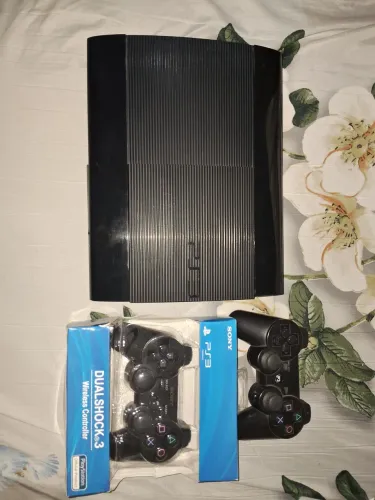 Ps3 250 gb desbloqueado 2 controles em 10 x no cartão
