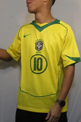 Camisa Brasil Retrô 2005/06 Total 90 - Ronaldinho 10 