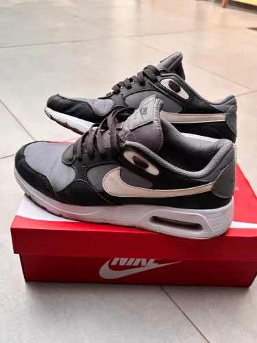 Tênis Nike SC