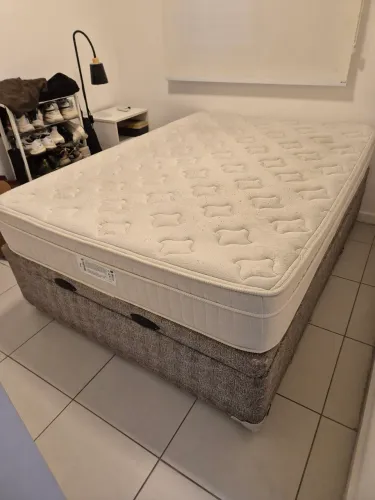 Cama Box + colchão