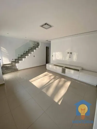 Casa a venda com piscina no condomínio Dom Duarte
