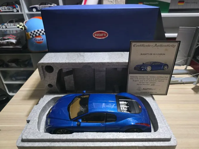 Miniatura 1:18 bugatti chiron autoart signature rara azul