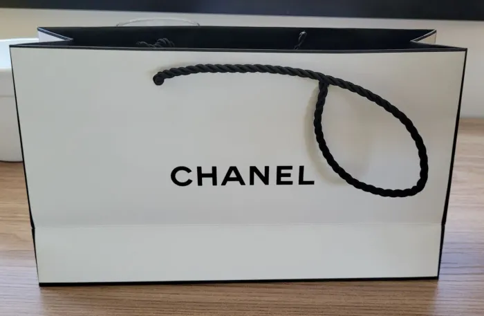 Sacola de papel Chanel