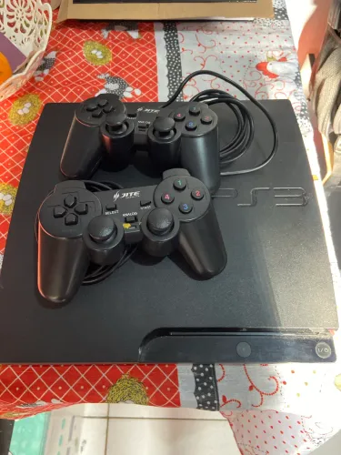 PS3 SLIM DESBLOQUEADO FUNCIONANDO + 2 CONTROLES