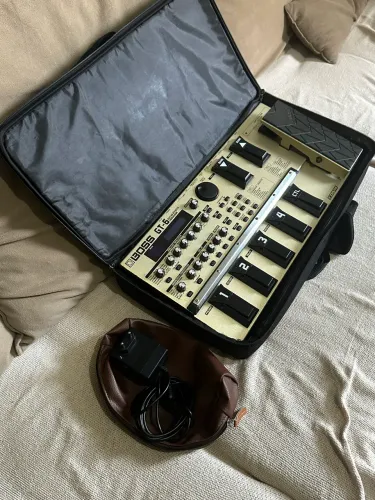 Boss GT-6 + Bag, Fonte e Mochila
