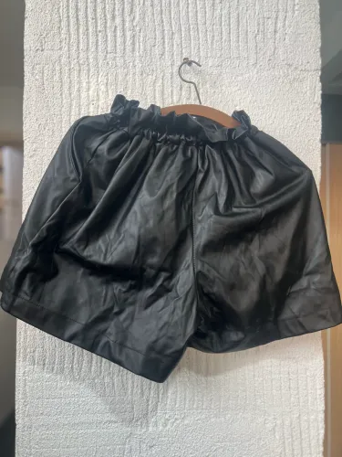 Short couro fake tam gg