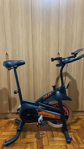 BICICLETA ERGOMÉTRICA - EXTREMAMENTE NOVA