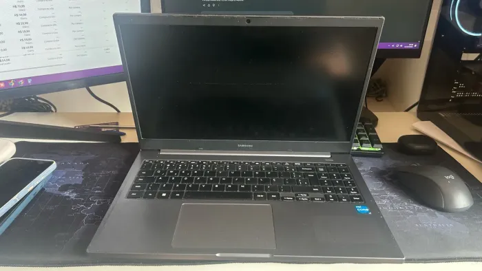 VENDO NOTEBOOK POR MOTIVO DE VIAGEM 