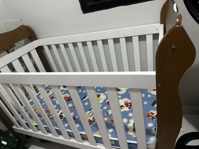 Vende se berço americano