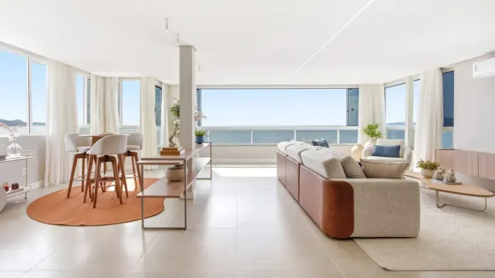 Cobertura Duplex Frente Mar em Meia Praia 422m², 4 Suítes, Salão de festas privativo com