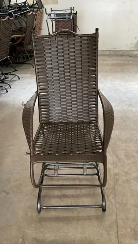 OFERTA CADEIRA DE BALANÇO 4 MOLAS
