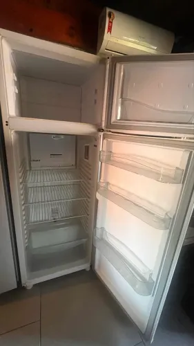 ? Geladeira Midea Frost Free 2 Portas - Apenas 2 Anos de Uso