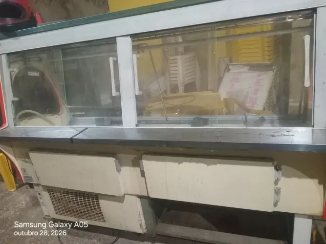 Estou vendendo um freezer de carnes, para frigoríficos!