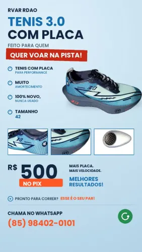 Tênis de corrida com placa