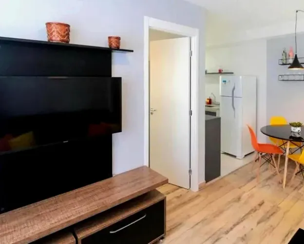 Apartamento ( 2 dormitórios ) , aluguel anual com caução e com mobília. 