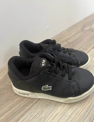 Tênis Lacoste infantil