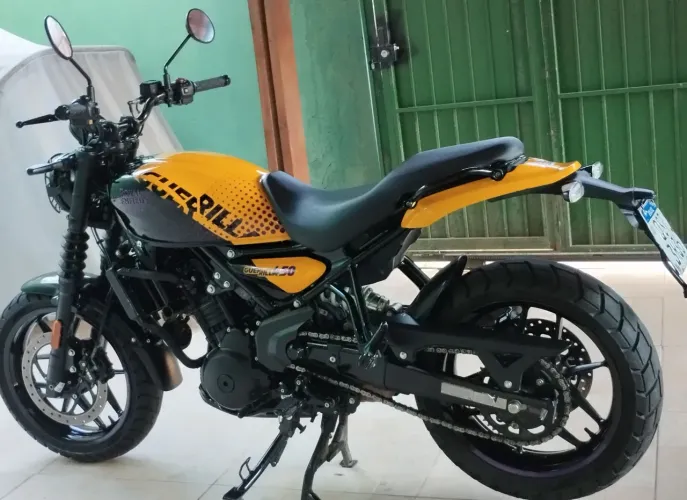 Royal Enfield Guerrilla 