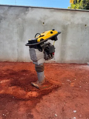 Aluguel de Compactador de Solo Tipo Sapo