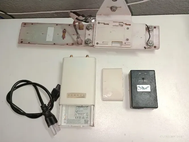 1 Painel Ubnt 16dBi + 1 Rocket M5 XW reparada + 1 Fonte Poe