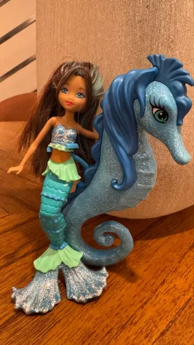 Rara Boneca Barbie Mini Sereia E Cavalo Marinho Azul Glitter