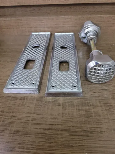 Fechadura Cromada PADO para porta de Entrada