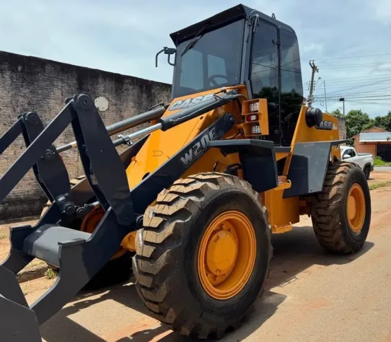 Pá Carregadeira Case W20E 2010 - Parcele